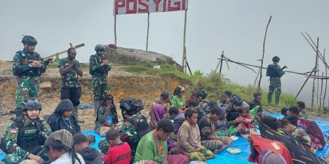 Julu Siri Gelar Kegiatan Berbagi Makanan Bersama Masyarakat, Satgas YPR 433/JS Hadirkan Kebahagiaan Bagi Masyarakat Distrik Yigi, Kab. Nduga