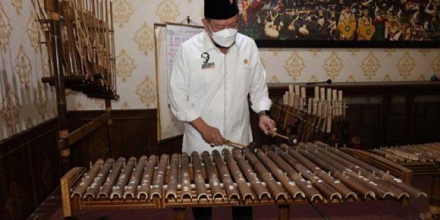 Ketua DPD RI: Pemecahan Rekor Dunia Angklung Bentuk Penghargaan untuk Budaya Indonesia Ketua DPD RI: Pemecahan Rekor Dunia Angklung Bentuk Penghargaan untuk Budaya Indonesia