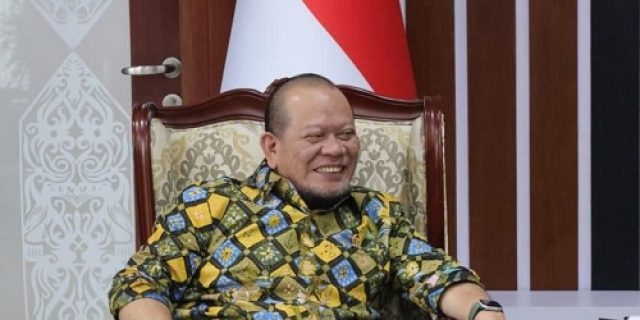 Ketua DPD RI Sambut Positif Uji Coba Transformasi Digital Integrasi Bansos Non Tunai Ketua DPD RI Sambut Positif Uji Coba Transformasi Digital Integrasi Bansos Non Tunai