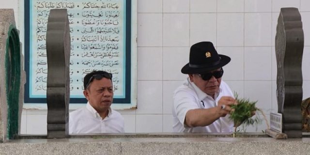Ziarah ke Makam Pahlawan, LaNyalla Ajak Masyarakat Teladani Perjuangan Pangeran Diponegoro