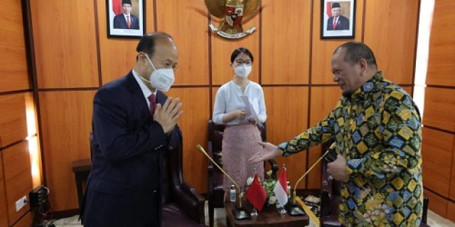 Bertemu Dubes Tiongkok, Ketua DPD RI Berharap Vaksin Sinovac Bersertifikat WHO