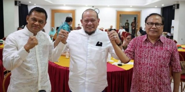 Bertemu Gatot Nurmantyo, La Nyalla: Saya Ingin Satukan Semua Elemen Masyarakat Bertemu Gatot Nurmantyo, La Nyalla: Saya Ingin Satukan Semua Elemen Masyarakat