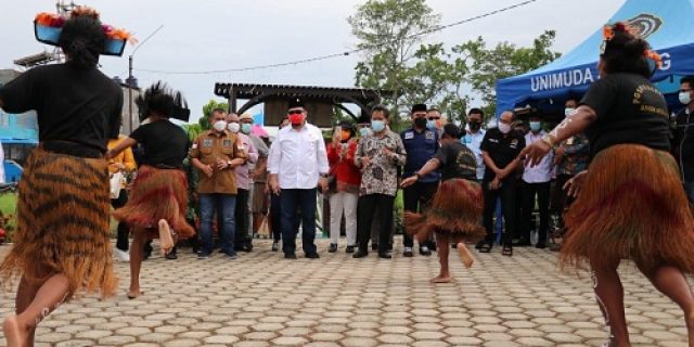 Bersumber dari APBD, Ketua DPD RI Minta Daerah Tingkatkan Kesejahteraan Guru Honorer