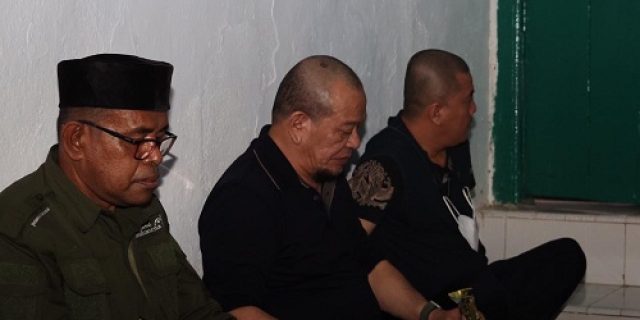 Ketua DPD RI, AA LaNyalla Mahmud Mattalitti, mendatangi salah satu masjid tertua di Pulau Buton