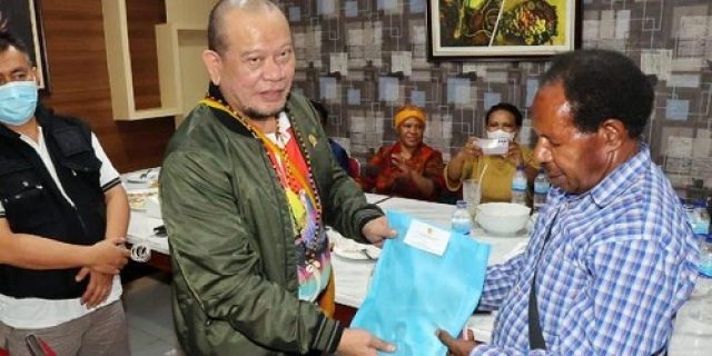 Kepala Suku di Papua Dukung LaNyalla Lanjutkan Program Jokowi di Bumi Cendrawasih Kepala Suku di Papua Dukung LaNyalla Lanjutkan Program Jokowi di Bumi Cendrawasih