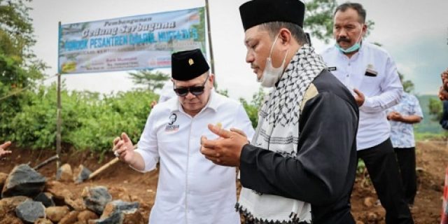 LaNyalla Lakukan Peletakan Batu Pertama Pembangunan Gedung Serbaguna Ponpes Daarul Huffazh Pasuruan