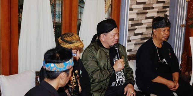 Bertemu Ketua DPD RI, Para Pendekar di Sumedang Prihatin Mulai Hilangnya Budaya Lokal Bertemu Ketua DPD RI, Para Pendekar di Sumedang Prihatin Mulai Hilangnya Budaya Lokal