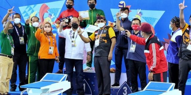 Disaksikan LaNyalla, Perenang Jatim Sabet 3 Emas dan Pecahkan Rekor PON
