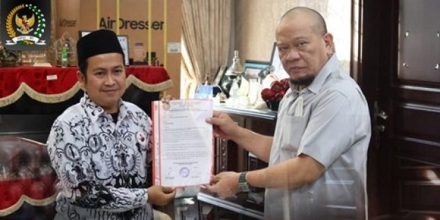 Berita Foto : Reses, Ketua DPD RI Terima Aspirasi Dari FH PGRI Jember