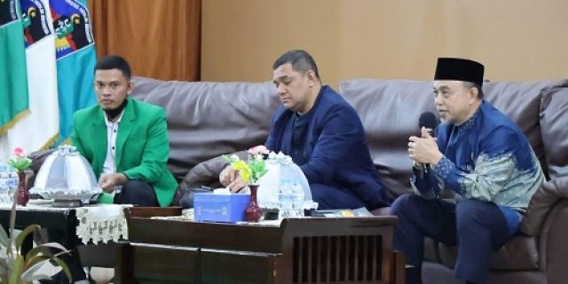 Presidential Threshold Buka Peluang Capres Boneka dan Kompromi Tak Sehat Presidential Threshold Buka Peluang Capres Boneka dan Kompromi Tak Sehat