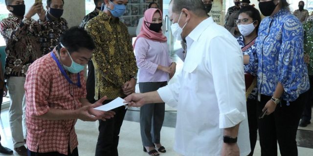 Beri Tali Asih 947 pegawai DPD RI, LaNyalla Apresiasi Kinerja Kesekjenan