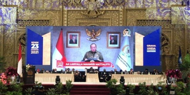 Hadapi Perubahan Global, LaNyalla Ajak Mahasiswa Baru Unesa Bahu Membahu Hadapi Perubahan Global, LaNyalla Ajak Mahasiswa Baru Unesa Bahu Membahu
