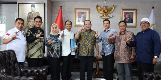 Miliki Aset Triliyunan Rupiah Mau Dibubarkan Kemendes, UPK Temui Ketua DPD
