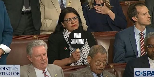 Anggota DPR AS Rashida Tlaib menyambut baik surat perintah penangkapan ICC untuk Netanyahu dan Gallant
