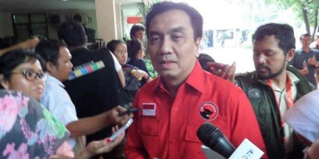 Sutoyo Abadi: Simbolon Terperangkap