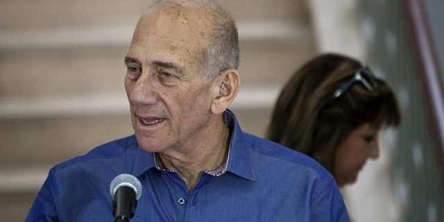 Mantan perdana menteri Israel menuduh Netanyahu ‘membersihkan’ Tepi Barat dari warga Palestina Mantan perdana menteri Israel menuduh Netanyahu ‘membersihkan’ Tepi Barat dari warga Palestina