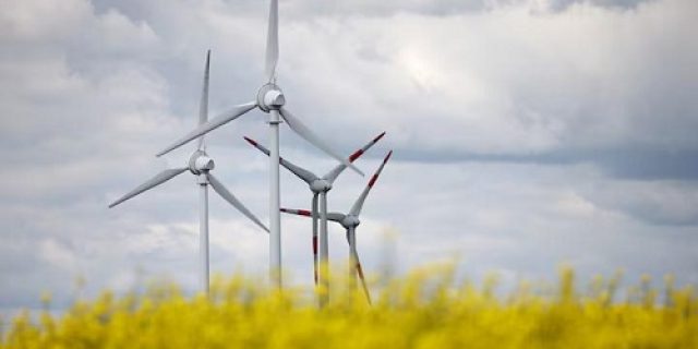 Kapasitas energi angin baru UE tahun 2024 kurang dari setengah jumlah yang dibutuhkan untuk tujuan perbaikan iklim