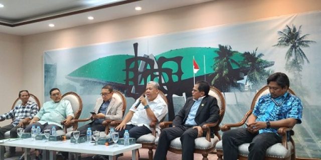 Fahri Hamzah Dorong Desain Ulang Sistem Pemilu Gunakan Sistem Distrik dengan Dua Dapil Fahri Hamzah Dorong Desain Ulang Sistem Pemilu Gunakan Sistem Distrik dengan Dua Dapil