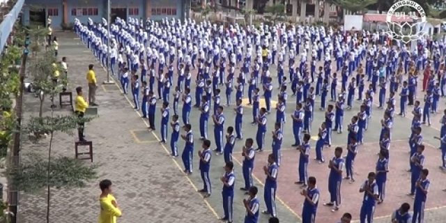 Ribuan Siswa Berlatih, Falun Dafa Menyebar di Batam Ribuan Siswa Berlatih, Falun Dafa Menyebar di Batam