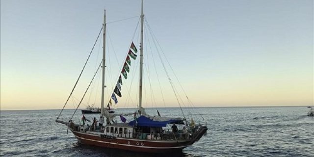 Kapal yang memisahkan diri dari Armada Global Sumud memasuki perairan Gaza