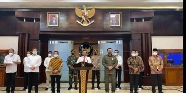Baru!! Pemerintah membubarkan FPI dan melarang melakukan aktivitas Baru!! Pemerintah membubarkan FPI dan melarang melakukan aktivitas
