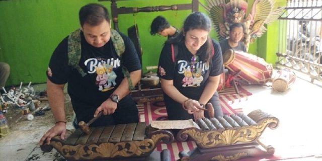 Mengenalkan Indonesia Lewat Musik Mengenalkan Indonesia Lewat Musik