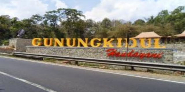 Versi Hitungan Jawa, Pilkada 9 Desember Dilambangkan Pertarungan Antara Burung Elang dan Burung Gagak