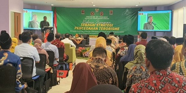 Guru Sebagai Pelopor Moderasi Beragama, Cegah Terorisme Dengan Kewaspadaan Dan Kepedulian Pada Lingkungan Sekitar