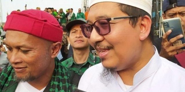 Gus Wafi Putra Kiai Karismatik NU Mbah Moen Dukung Anies. Bakal Gerus Suara Ganjar Pranowo di Jateng Gus Wafi Putra Kiai Karismatik NU Mbah Moen Dukung Anies. Bakal Gerus Suara Ganjar Pranowo di Jateng