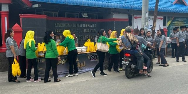 Meriahkan Hari Bakti Pemasyarakatan Ke-60 Tahun 2024, Lapas Tebing Tinggi Berbagi Takjil Kepada Masyarakat