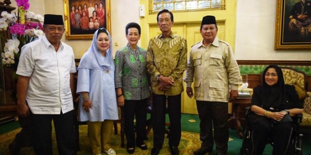 Membaca Tanda-Tanda Kemenangan Prabowo-Sandi (2) :  Panen Dukungan Tokoh