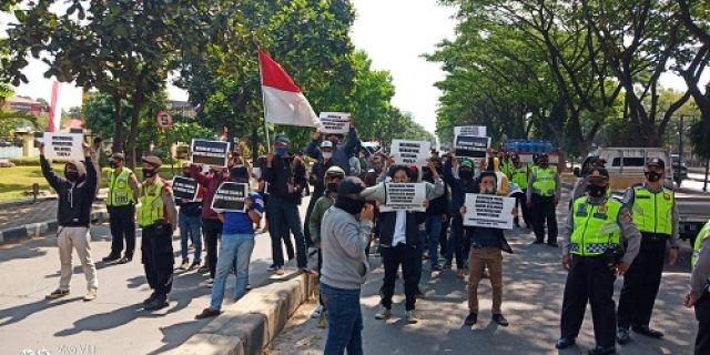 Dugaan Salah Tangkap, Kapolrestabes Kota Bandung Diminta Dicopot