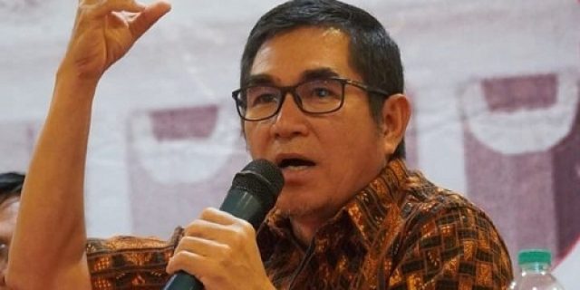 Hamdan Zoelva, Mantan Ketua MK : FPI Bukan Ormas Terlarang Seperti PKI