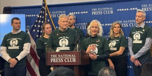 Ibu dari jurnalis Amerika Austin Tice mengatakan bahwa putranya masih “hidup”, setelah 12 tahun menghilang di Suriah