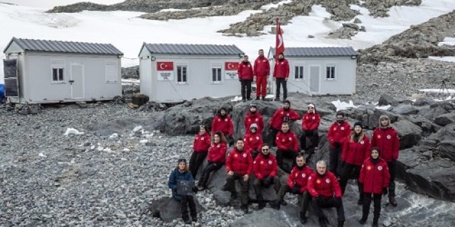 Ilmuwan Turki mencari solusi untuk masa depan dunia di Antartika