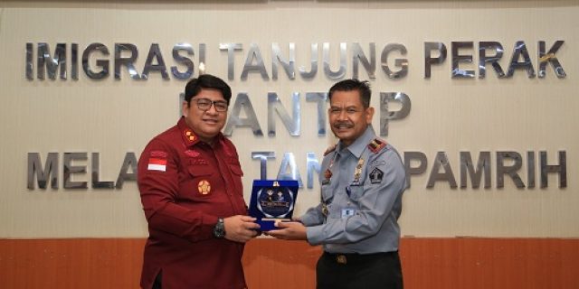Menuju WBBM, Imigrasi Palangka Raya Studi Tiru ke Imigrasi Tanjung Perak