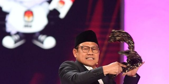 Slepetan Cak Imin di Debat Cawapres Slepetan Cak Imin di Debat Cawapres