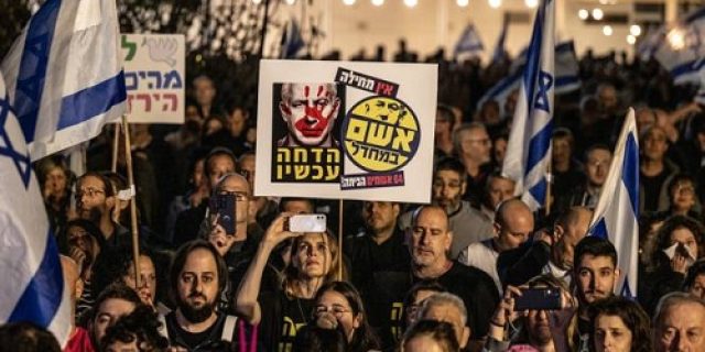 Terjadi perpecahan serius di kalangan pejabat Israel tentang kebijakan perang dan pembebasan tawanan di Gaza Terjadi perpecahan serius di kalangan pejabat Israel tentang kebijakan perang dan pembebasan tawanan di Gaza