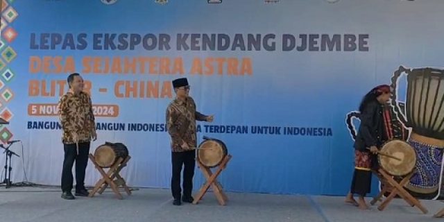 Astra siap Berkolaborasi, Menteri Desa tabuh Gendang Djembe, Gaungkan Hilirisasi Produk pinggiran Jadi Produk Ekspor. Astra siap Berkolaborasi, Menteri Desa tabuh Gendang Djembe, Gaungkan Hilirisasi Produk pinggiran Jadi Produk Ekspor.