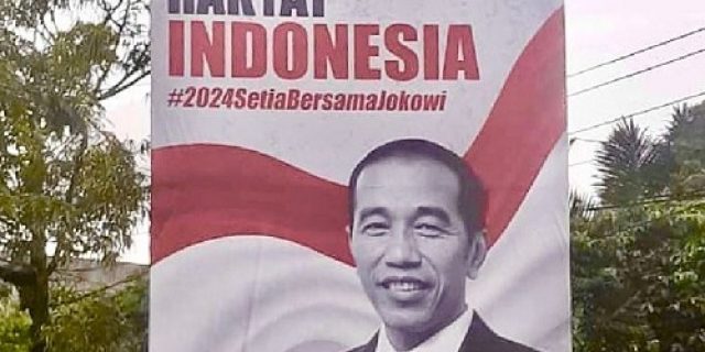 Baliho Dukung Jokowi 3 Periode Bermunculan, Aribowo: Pasti by Design Baliho Dukung Jokowi 3 Periode Bermunculan, Aribowo: Pasti by Design