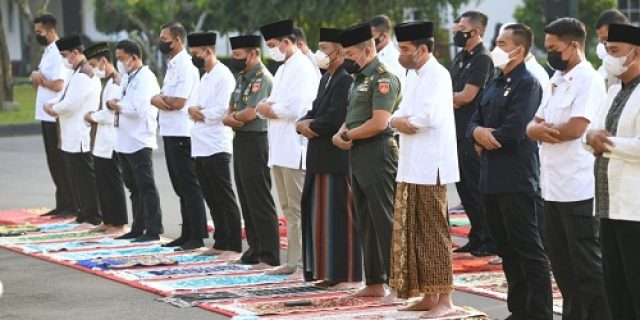 Rizal Fadilah: Ketika Jokowi Bingung Beribadah