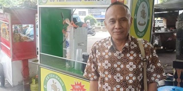 Relawan GIBRAKA Galang UMKM dan Pedagang Kaki Lima Dukung Prabowo-Gibran Relawan GIBRAKA Galang UMKM dan Pedagang Kaki Lima Dukung Prabowo-Gibran