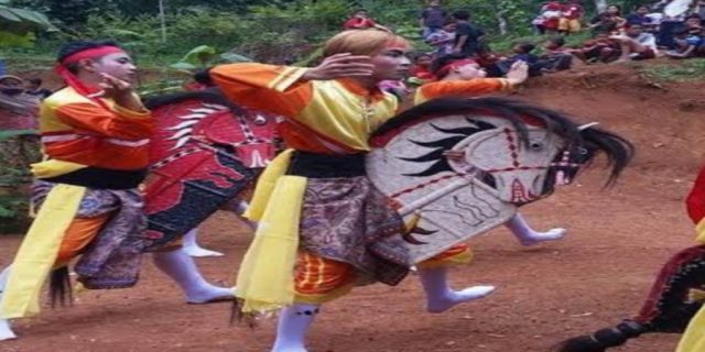 Jatilan : Menguak Tabir Misteri dibalik Kesurupan Penari Seni Jatilan