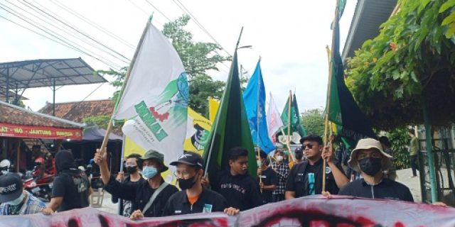 Memperingati 7 Tahun Jokowi, KAMMI DIY Gelar Aksi Bersama Organisasi Gerakan Lain Memperingati 7 Tahun Jokowi, KAMMI DIY Gelar Aksi Bersama Organisasi Gerakan Lain