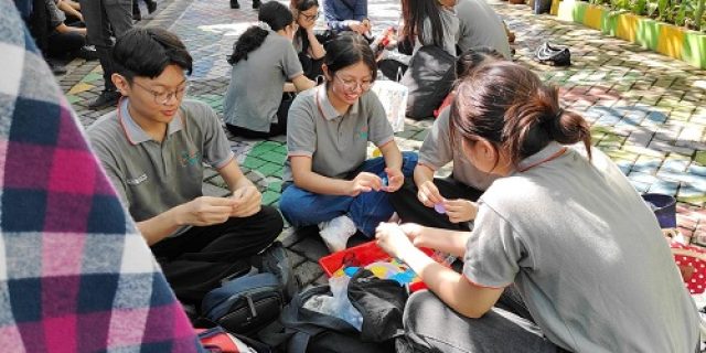 Belajar Mengenal dan Mengolah Sampah di Kampung Edukasi Sampah Belajar Mengenal dan Mengolah Sampah di Kampung Edukasi Sampah