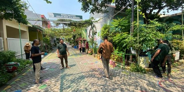 Kampung Kauman Berseri Tambak Osowilangun Surabaya Kunjungi Kampung Edukasi Sampah