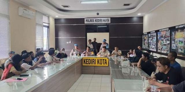 Aliansi Solidaritas Gelar Aksi Damai Tuntut Pembebasan Anggota LSM di Kediri