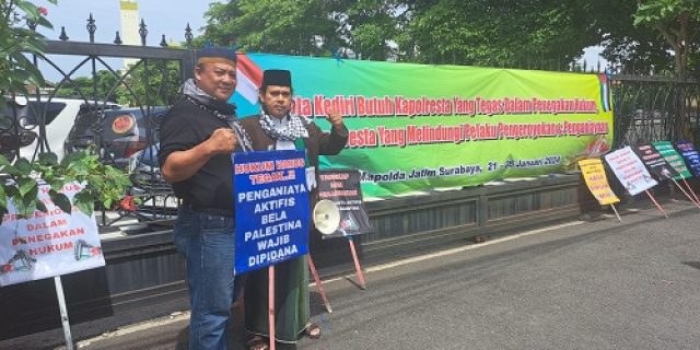 Usung keranda ke Polda Jatim, Relawan Peduli Bela Palestina Kediri Raya tuntut penegakan hukum