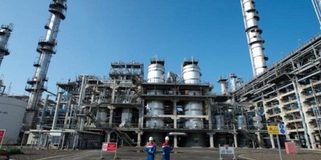 Surat Rahasia Bank Dunia: “Indonesia Dilarang Membangun Kilang Minyak Sendiri”