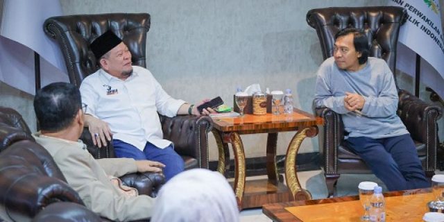 Orek-Orek (2): Komeng, manusia 5 juta suara